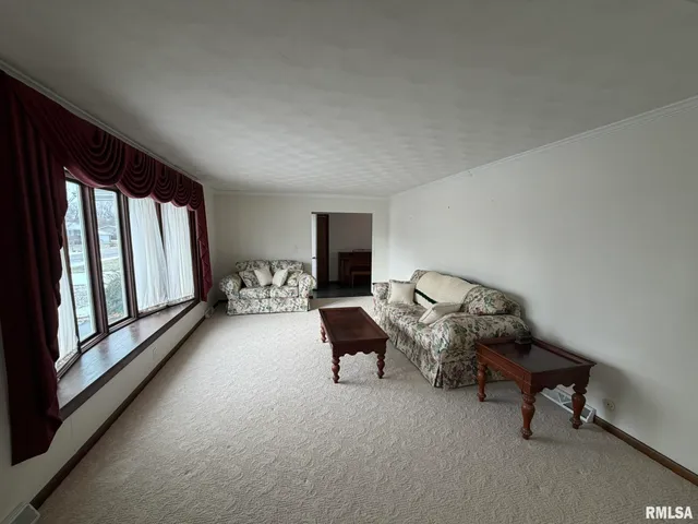 $225,000 | 205 Ingersoll Boulevard, Canton, IL 61520