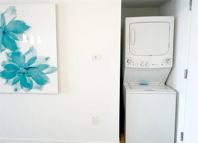 $489,900 | 2602 East Hallandale Beach Boulevard, Unit R1807, Hallandale Beach, FL 33009