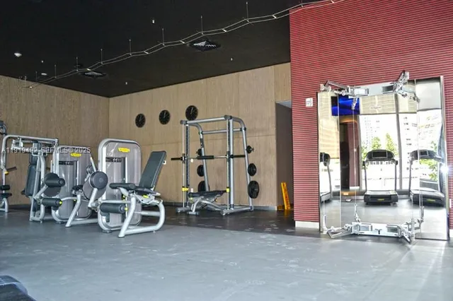 $489,900 | 2602 East Hallandale Beach Boulevard, Unit R1807, Hallandale Beach, FL 33009