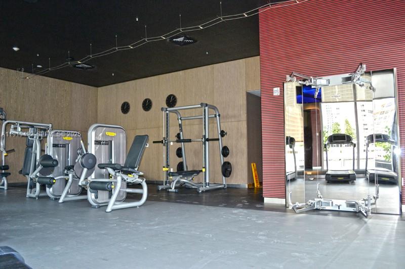 2602 East Hallandale Beach Boulevard, Unit R1807 Hallandale Beach, FL 33009 - Photo 23 of 31