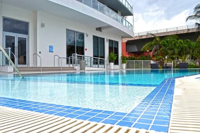 $489,900 | 2602 East Hallandale Beach Boulevard, Unit R1807, Hallandale Beach, FL 33009