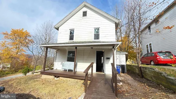 $1,575 | 6 Fern Avenue, Carbondale, PA 18407