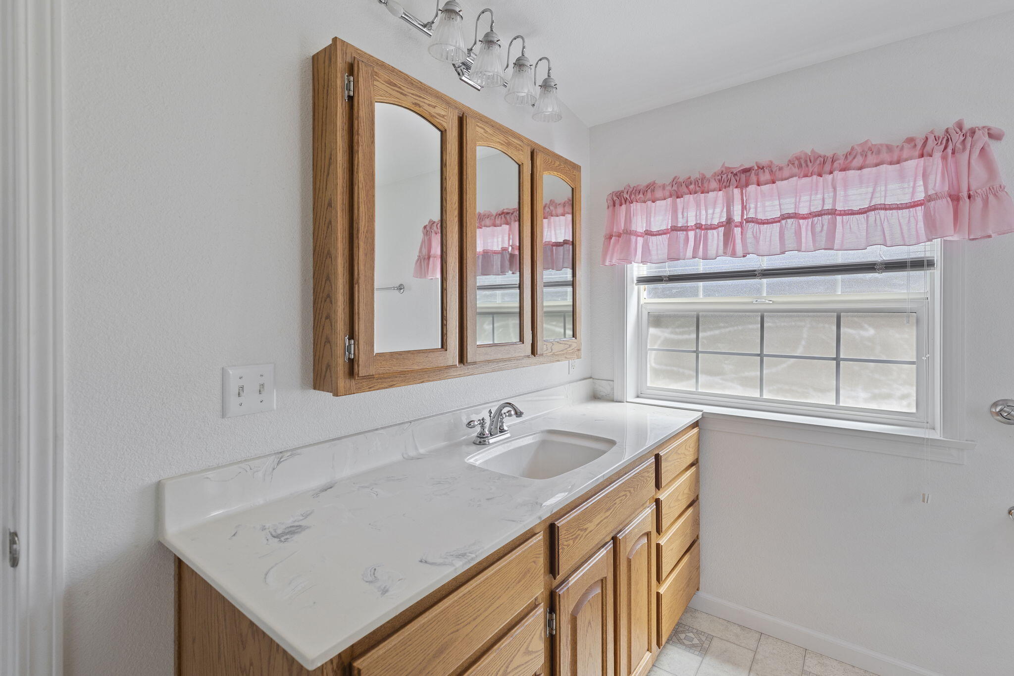 3955 South Stage Road, Unit 94 Medford, OR 97501 - Photo 20 of 40 18-web-or-mls-3955-s-stage-rd-94