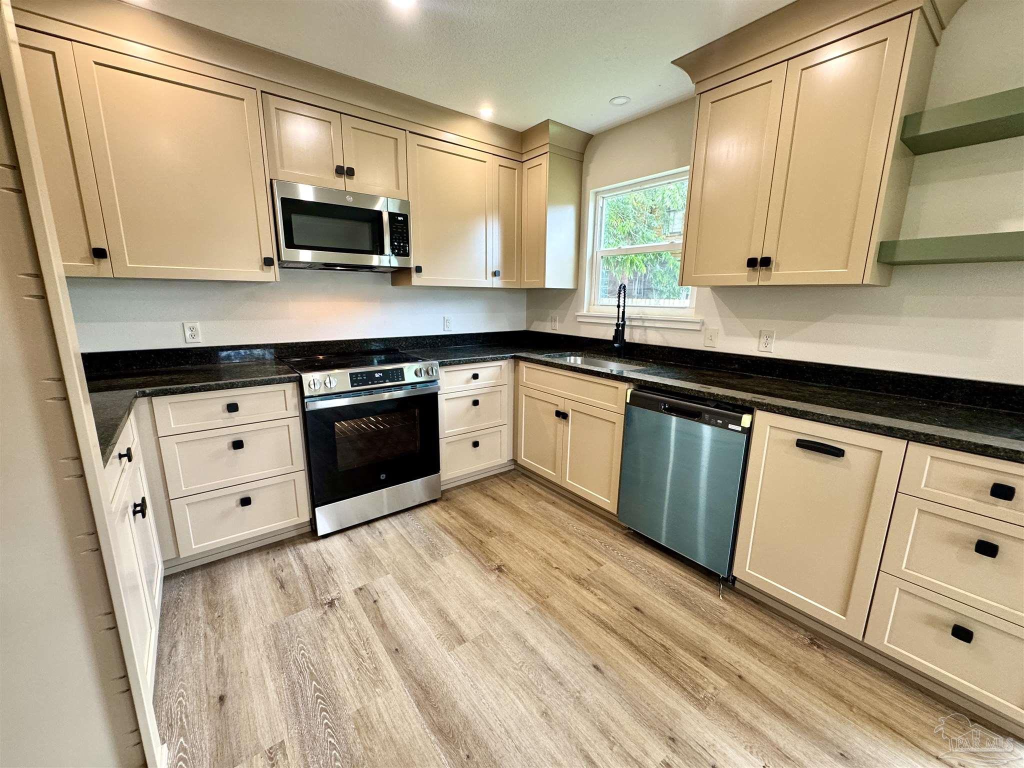 424 Front Street Century, FL 32535 - Photo 16 of 48