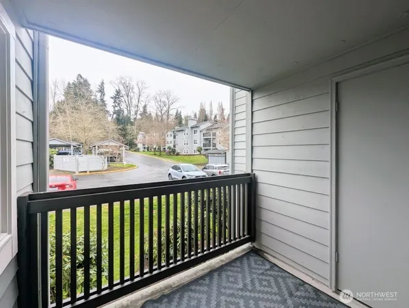 $1,900 | 6700 Northeast 182nd Street, Unit A203, Kenmore, WA 98028