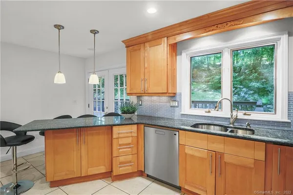 $7,000 | 35 Jordan Lane, Stamford, CT 06903