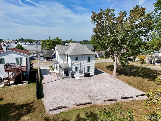 $284,900 | 221 North Walnut Street, Perryville, MO 63775