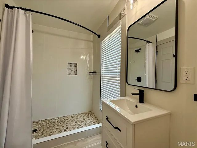 $284,900 | 221 North Walnut Street, Perryville, MO 63775