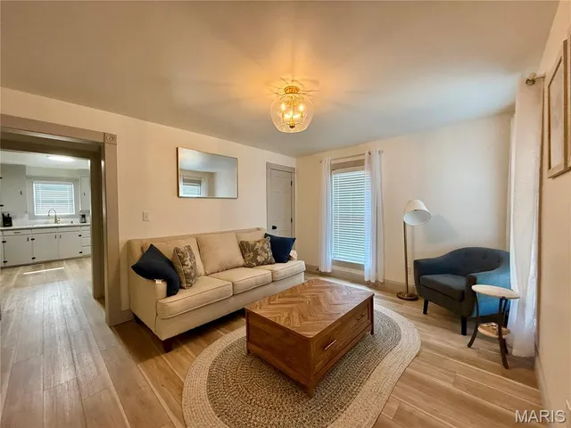 $284,900 | 221 North Walnut Street, Perryville, MO 63775