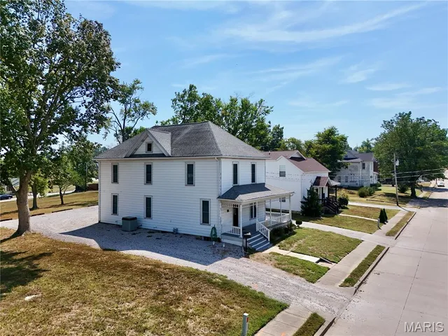 $284,900 | 221 North Walnut Street, Perryville, MO 63775