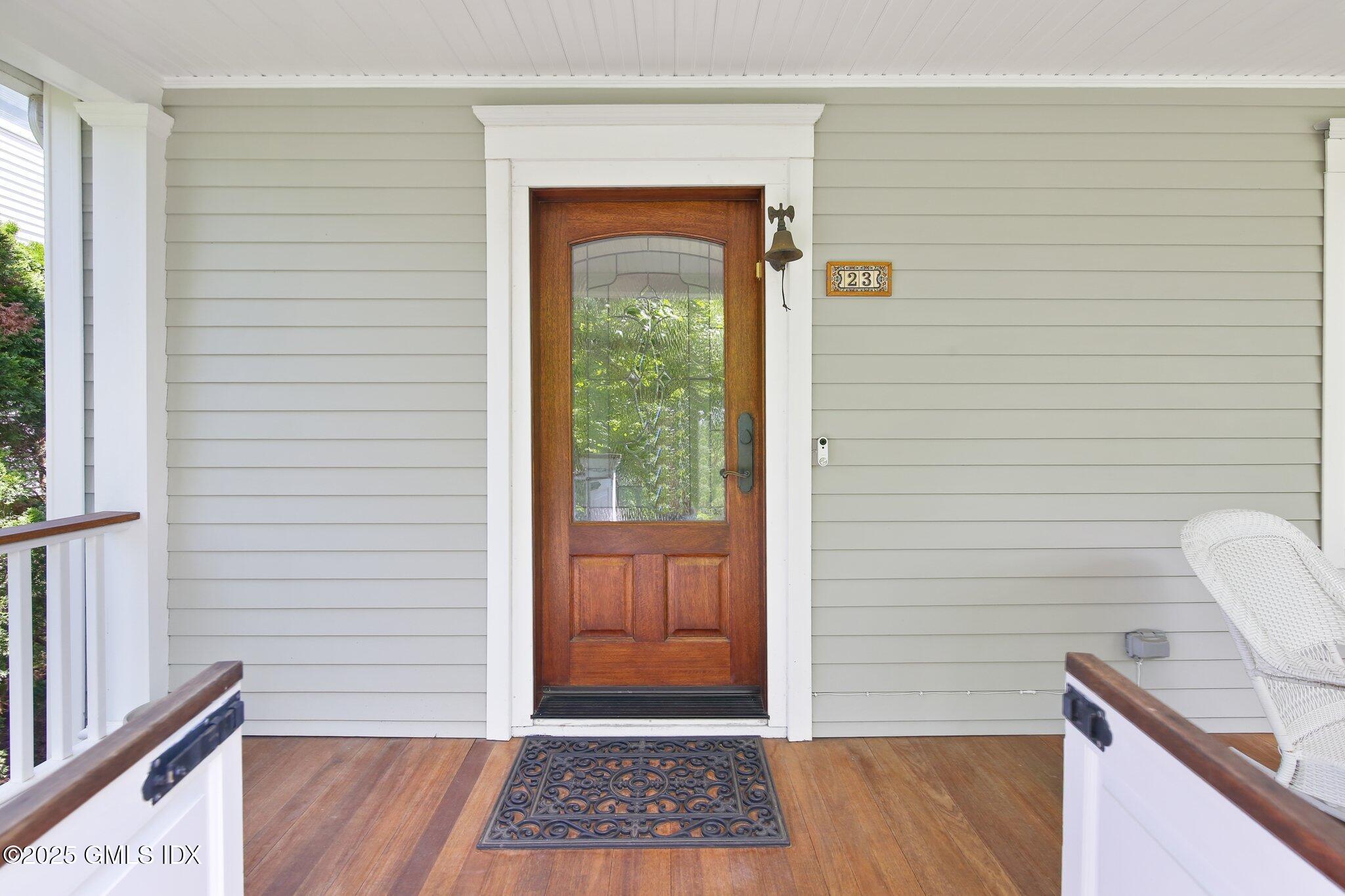 23 Westview Place Riverside, CT 06878 - Photo 4 of 42 a view of a hallway and wooden floor