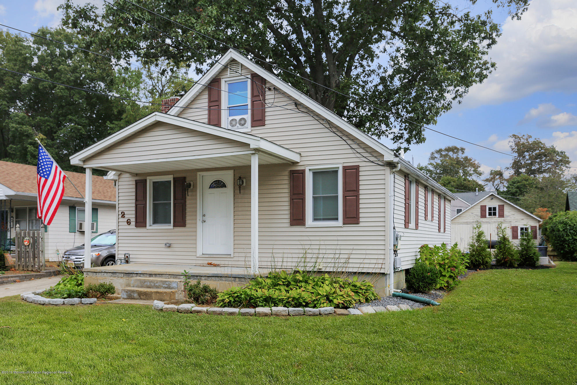 26 Weaverville Road Freehold, NJ 07728 - Photo 2 of 17 IMG_9294_5_6_7_8