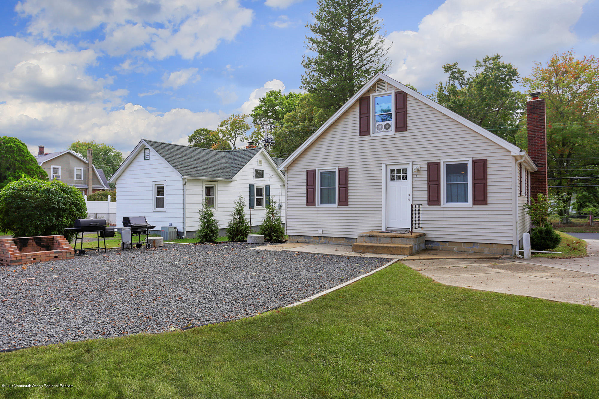 26 Weaverville Road Freehold, NJ 07728 - Photo 3 of 17 IMG_9299_300_301_302_303