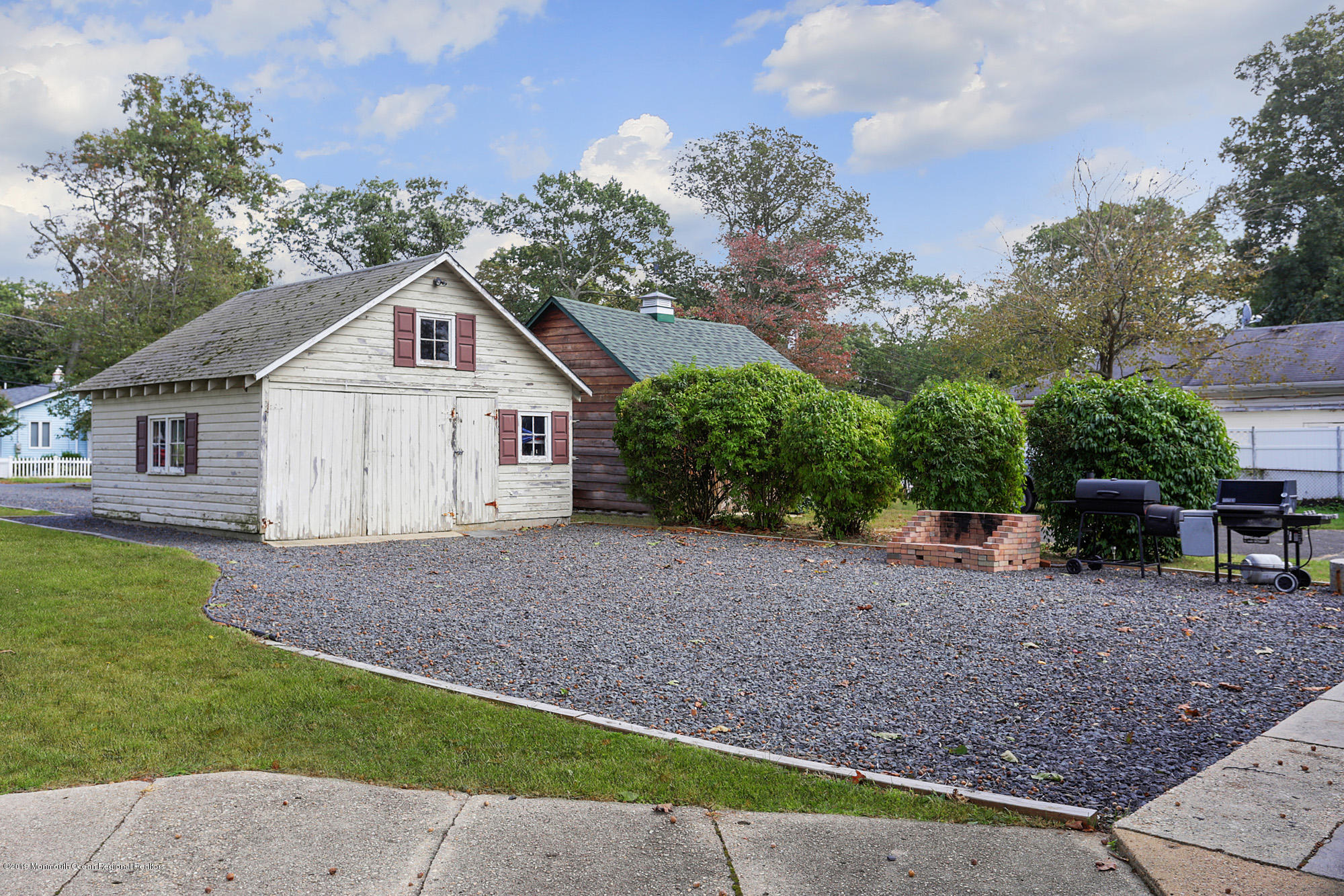 26 Weaverville Road Freehold, NJ 07728 - Photo 4 of 17 IMG_9304_5_6_7_8