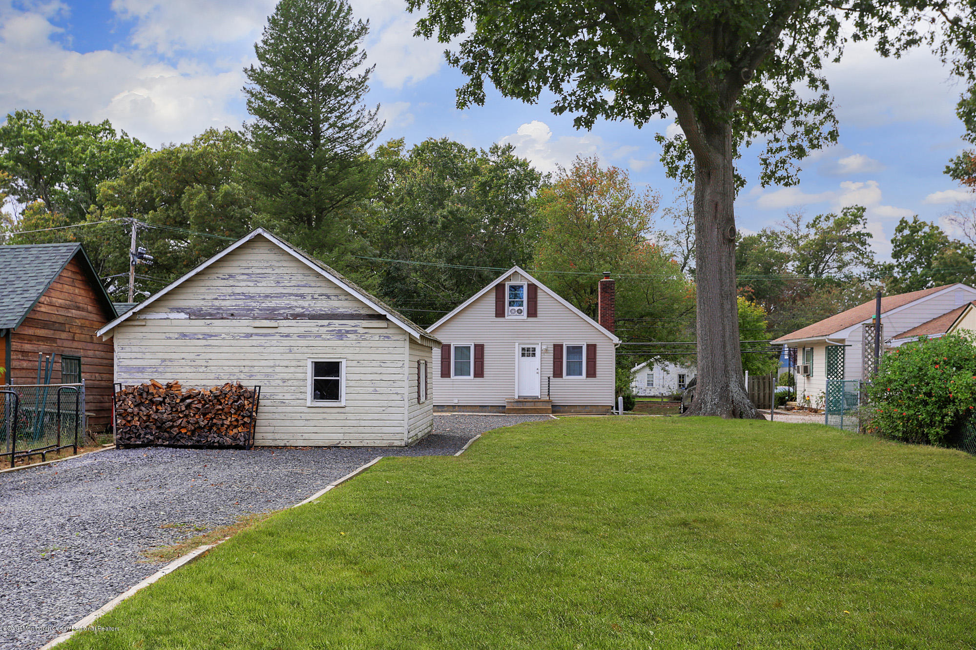 26 Weaverville Road Freehold, NJ 07728 - Photo 7 of 17 IMG_9329_30_31_32_33