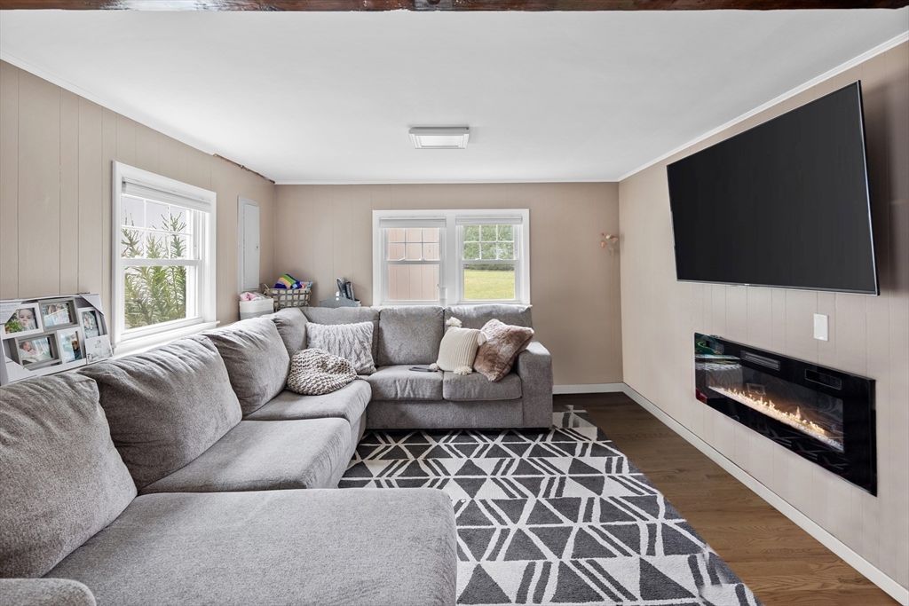 4 Dundee Street Salem, MA 01970 - Photo 14 of 27