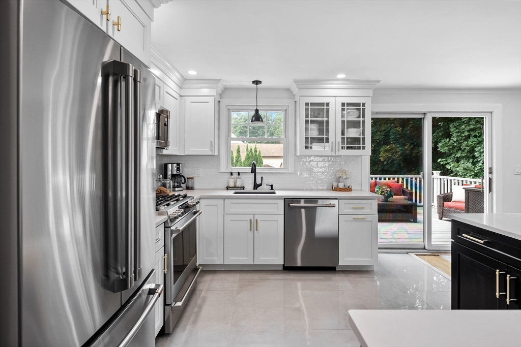 4 Dundee Street Salem, MA 01970 - Photo 3 of 27