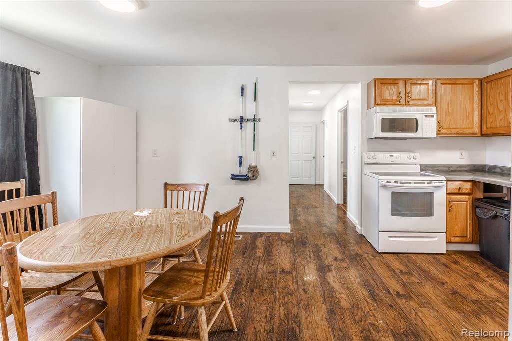 1265 West Wieland Road Lansing, MI 48906 - Photo 10 of 32