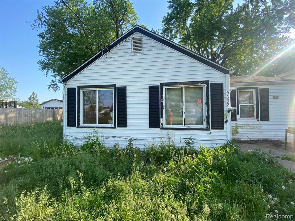 5632 Hughes Road Lansing, MI 48911 - Photo 3 of 25