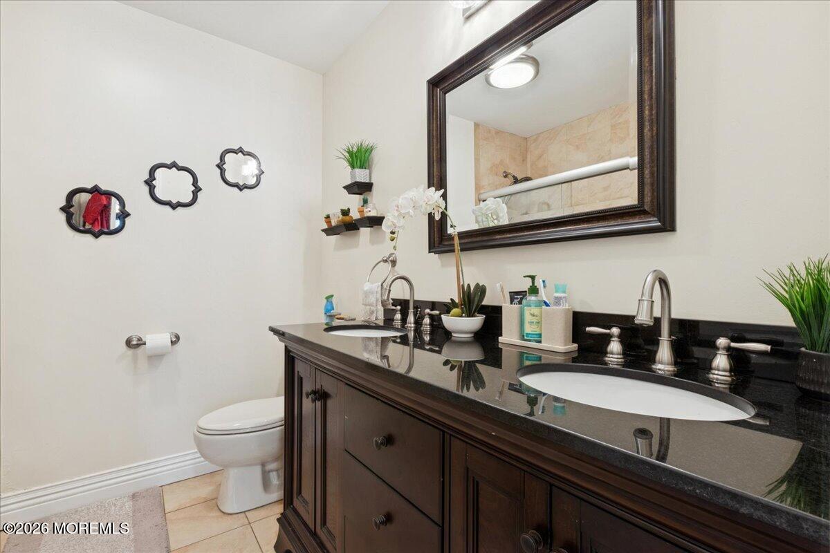 212 Stonehurst Boulevard Freehold, NJ 07728 - Photo 11 of 30 11-Image-11