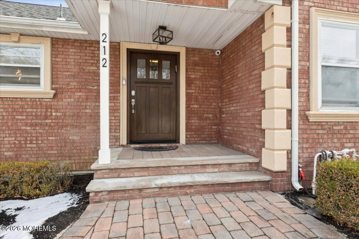 212 Stonehurst Boulevard Freehold, NJ 07728 - Photo 4 of 30 04-Image-4