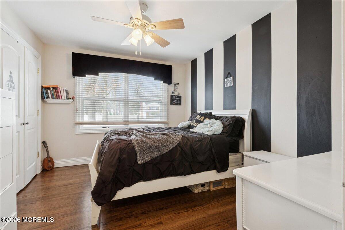 212 Stonehurst Boulevard Freehold, NJ 07728 - Photo 9 of 30 09-Image-9