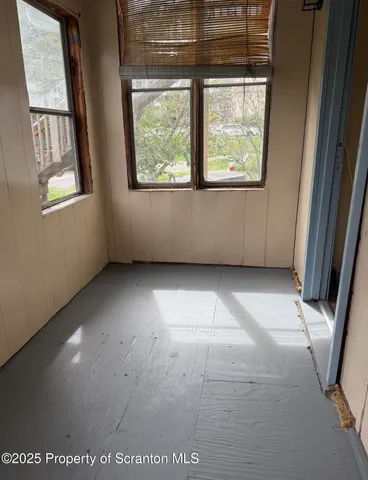 a view of empty room with window