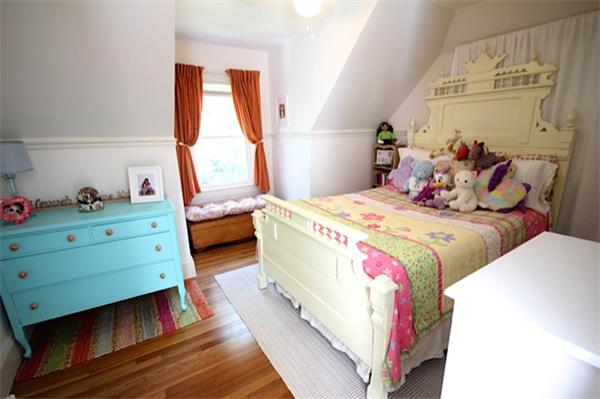 48 Banks Road Swampscott, MA 01907 - Photo 22 of 28 a bedroom with a bed and a window