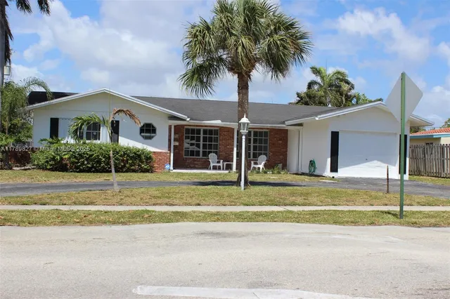 $655,000 | 1011 Southeast 12th Avenue, Deerfield Beach, FL 33441