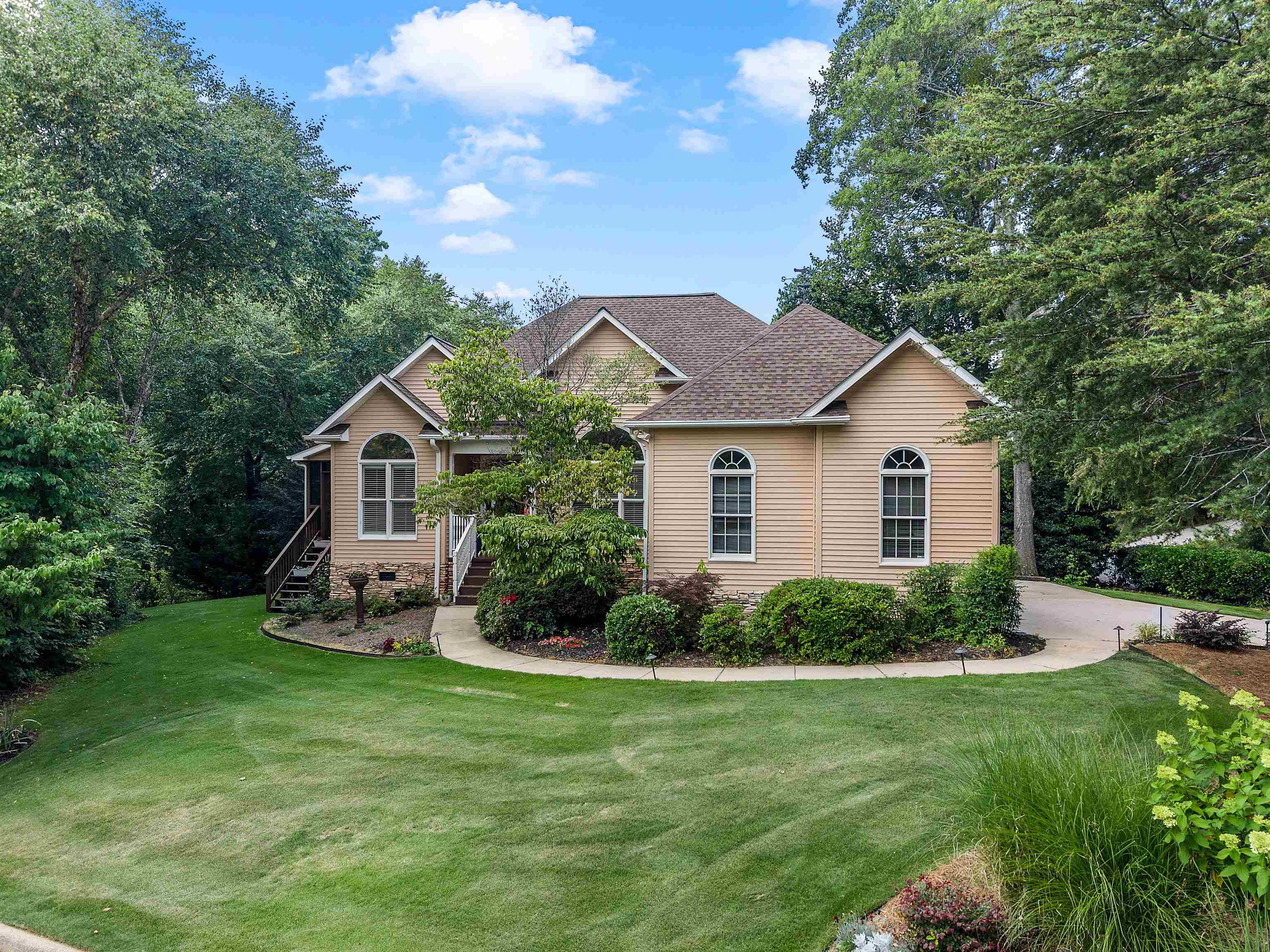 1 Fox Ridge Way Taylors, SC 29687 - Photo 2 of 44