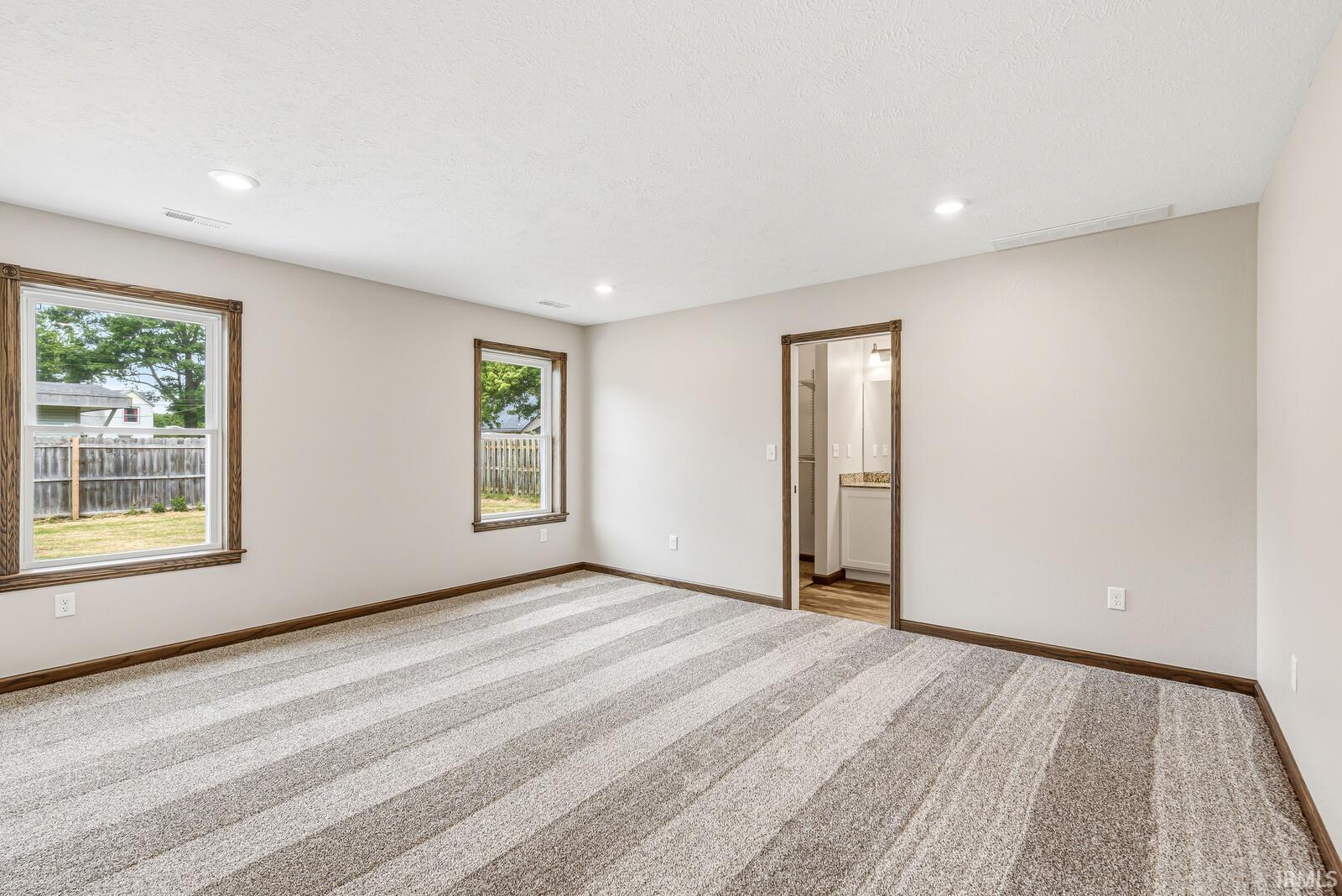 59561 Rosedale Avenue Elkhart, IN 46517 - Photo 13 of 25