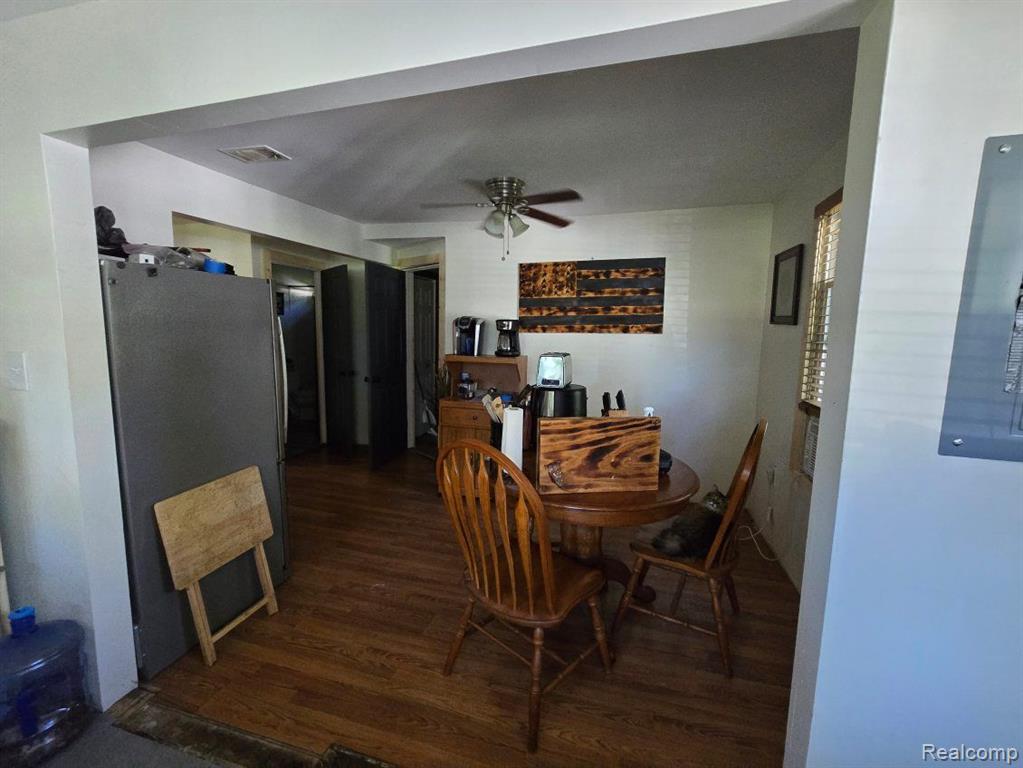 26170 Wick Road Taylor, MI 48180 - Photo 6 of 14 Gallery Image 6