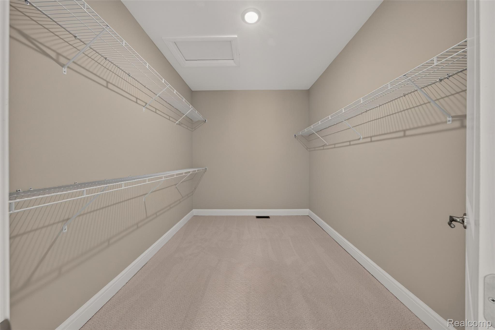 526 Maplehill Road Rochester, MI 48306 - Photo 52 of 67 1 (37).jpg