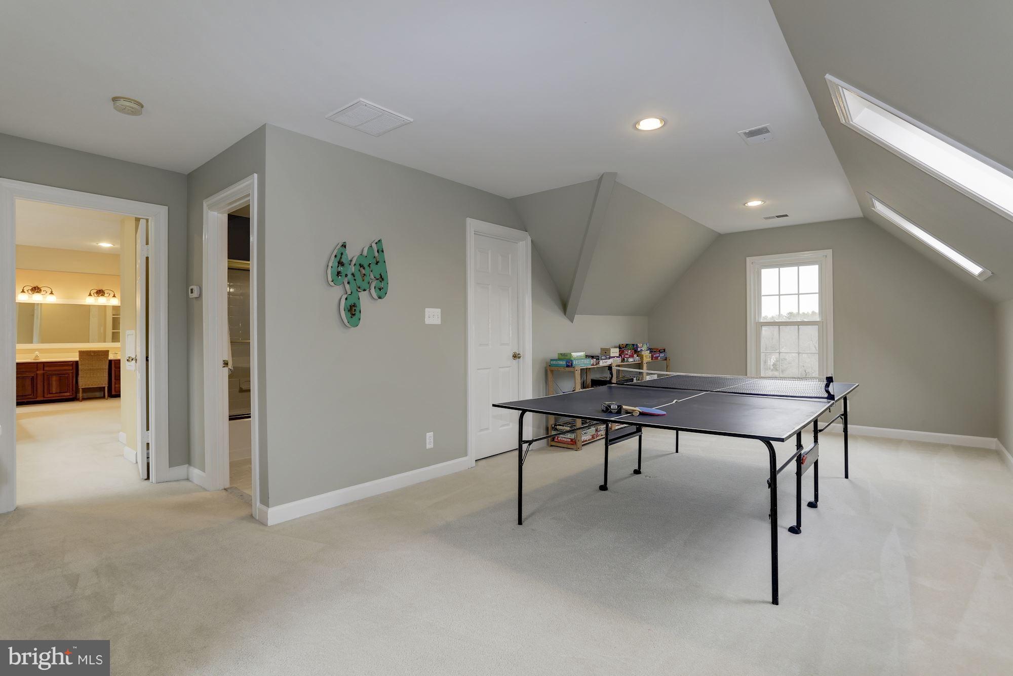 22010 Foxlair Road Gaithersburg, MD 20882 - Photo 16 of 30 Bedroom