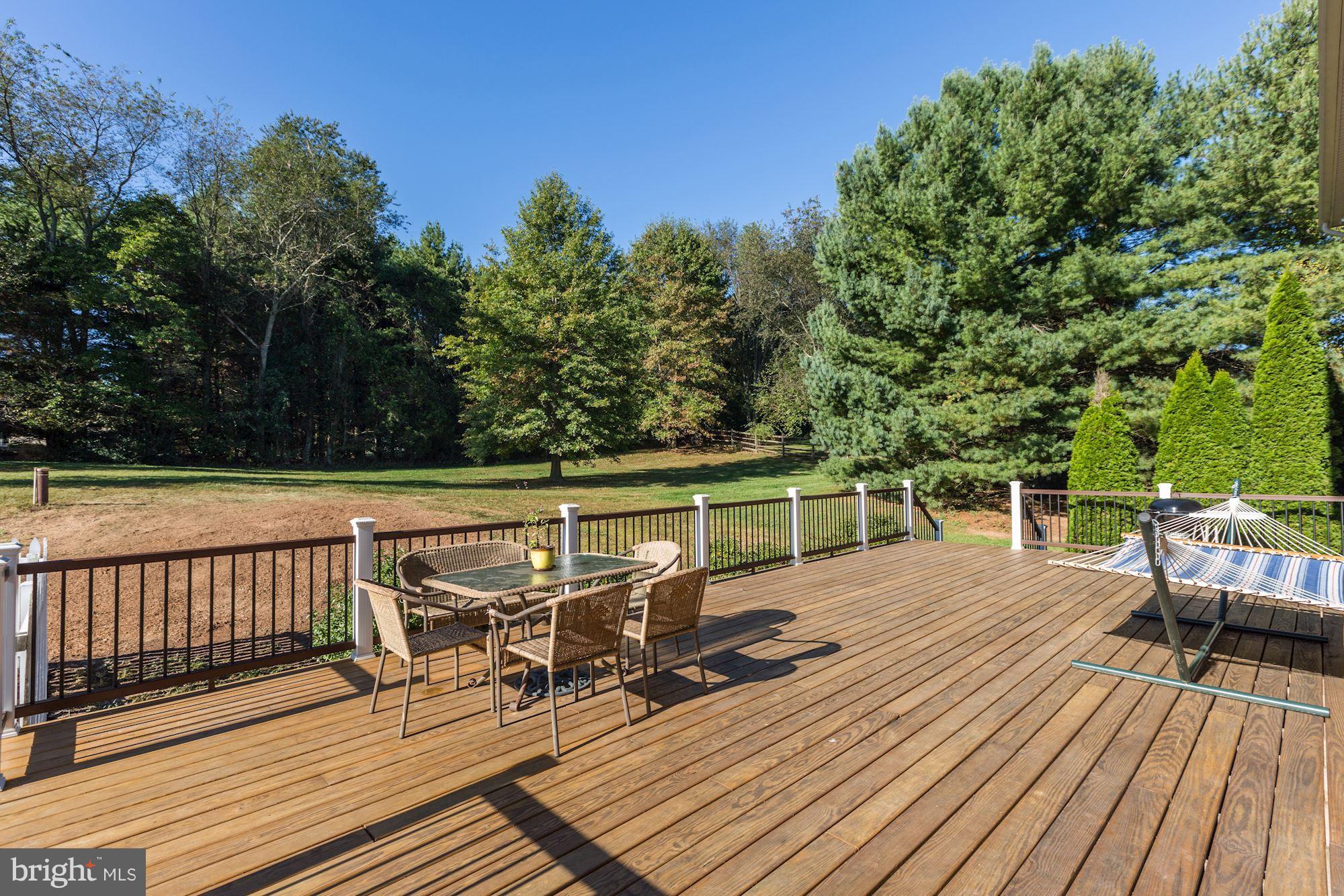 22010 Foxlair Road Gaithersburg, MD 20882 - Photo 24 of 30 Exterior (Rear)