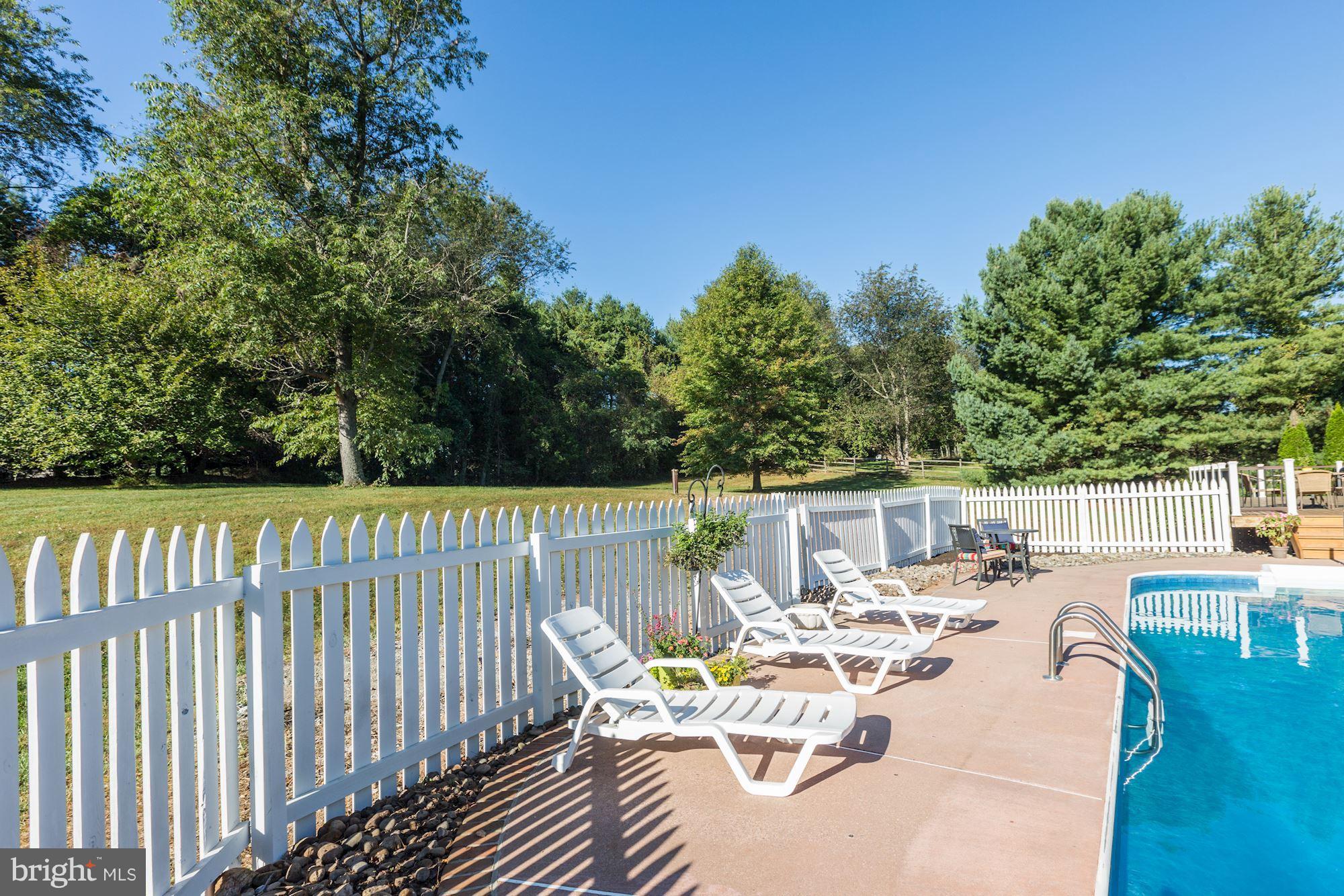 22010 Foxlair Road Gaithersburg, MD 20882 - Photo 25 of 30 Exterior (Rear)