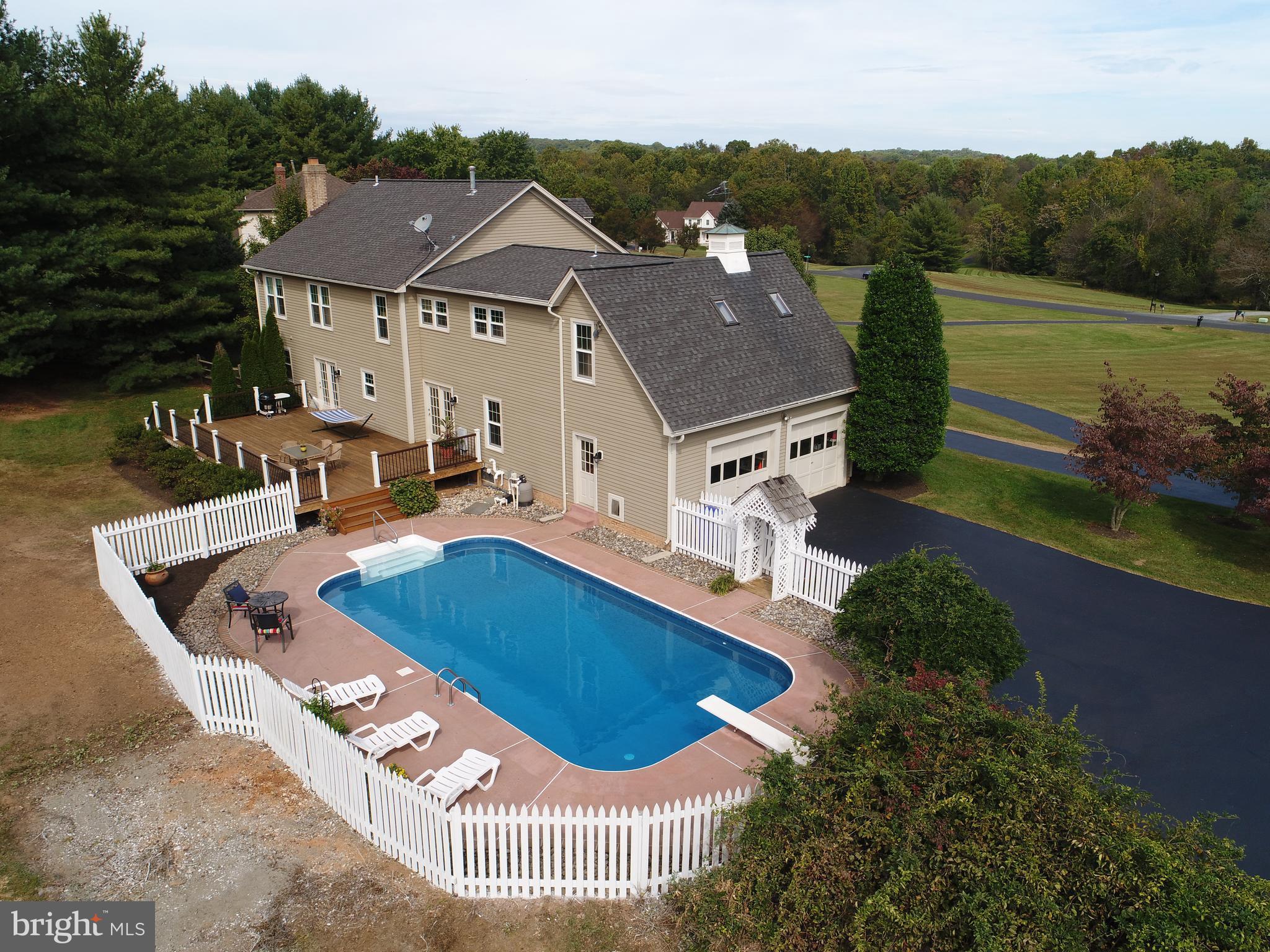 22010 Foxlair Road Gaithersburg, MD 20882 - Photo 27 of 30 Exterior (Rear)