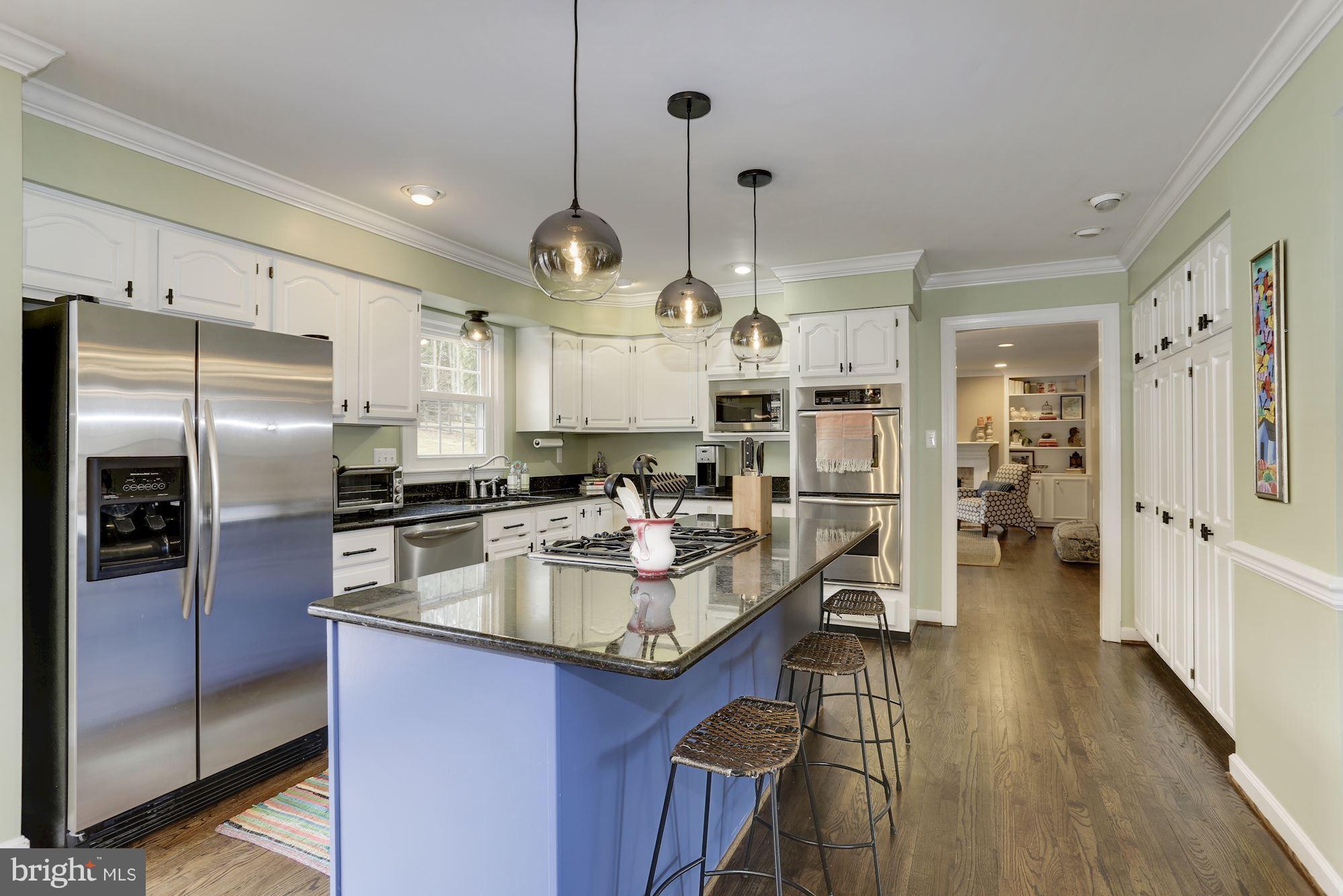 22010 Foxlair Road Gaithersburg, MD 20882 - Photo 7 of 30 Kitchen