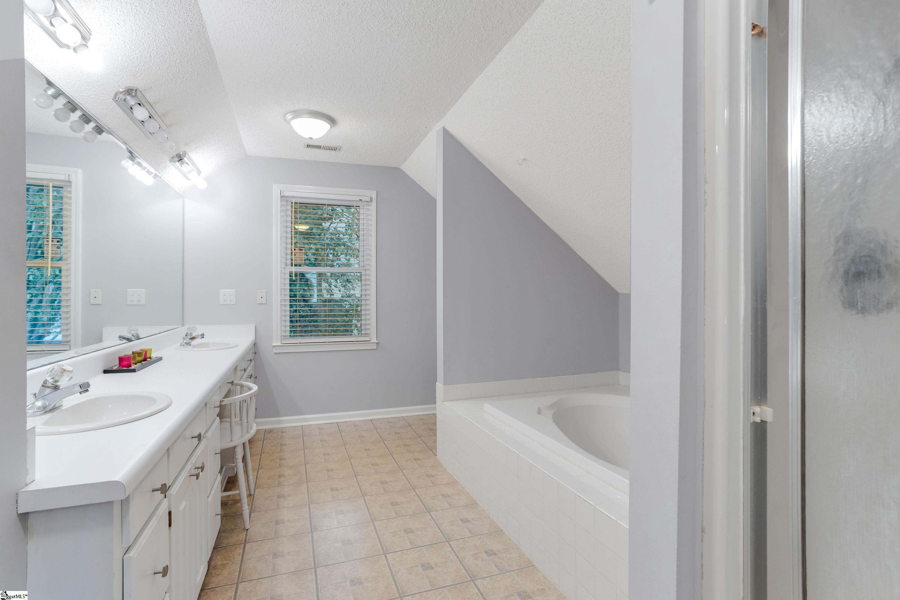 240 Hardwood Road Greenville, SC 29607 - Photo 15 of 30 Gallery Image 15