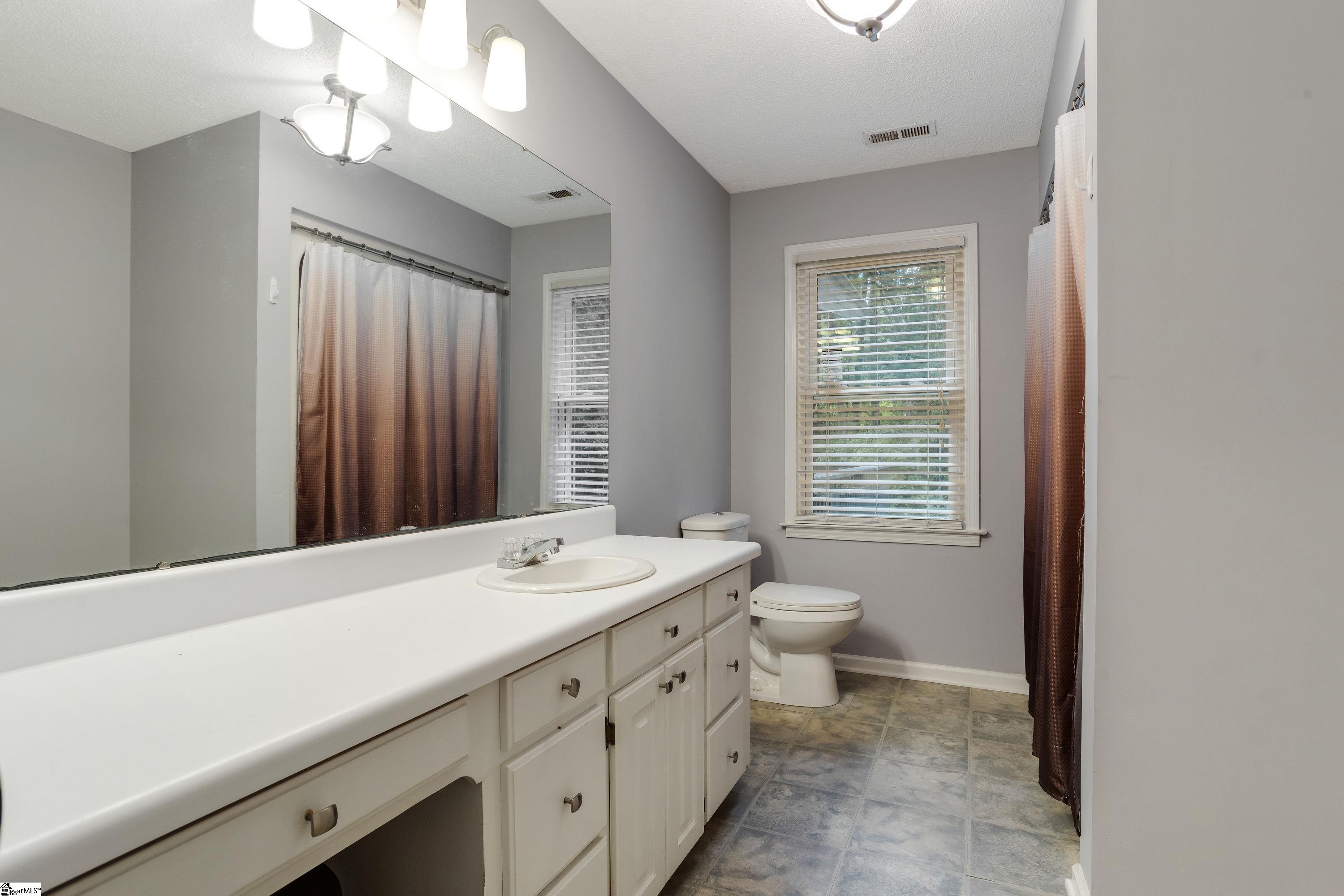 240 Hardwood Road Greenville, SC 29607 - Photo 10 of 30 Gallery Image 10