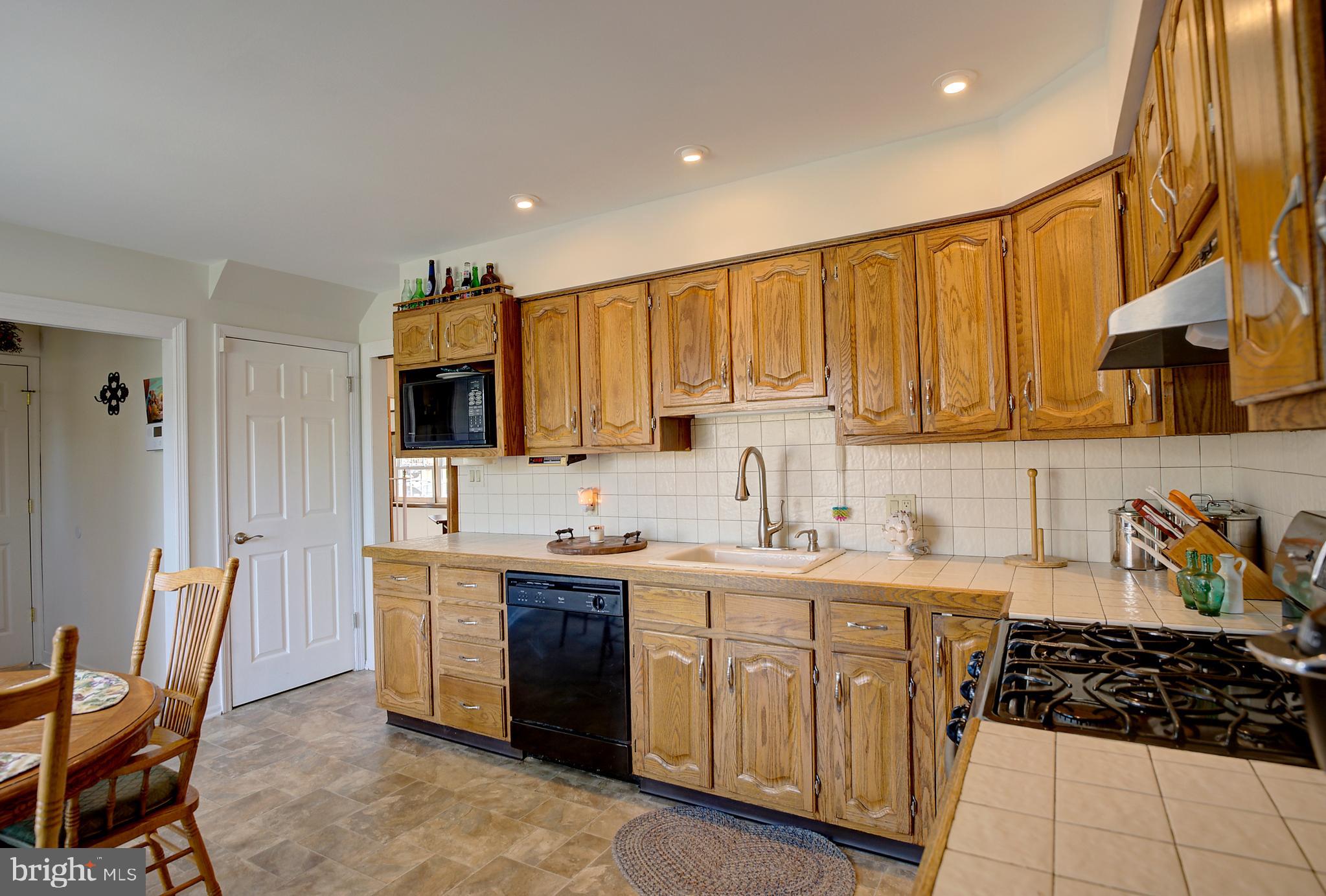 24 Bennington Road Bordentown, NJ 08505 - Photo 11 of 30 Kitchen