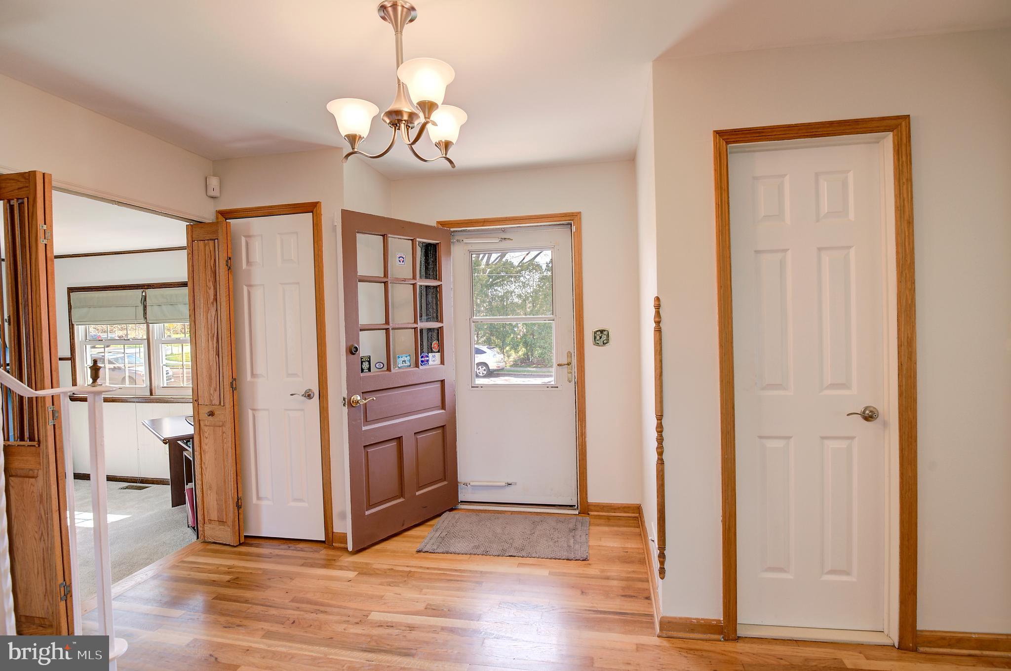 24 Bennington Road Bordentown, NJ 08505 - Photo 4 of 30 Foyer