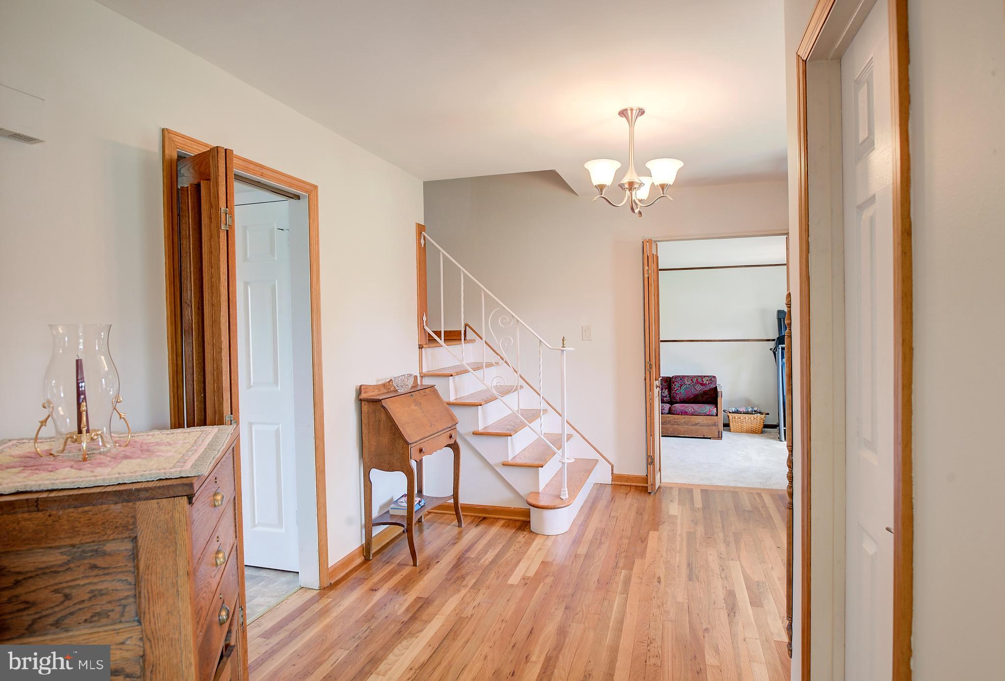 24 Bennington Road Bordentown, NJ 08505 - Photo 5 of 30 Foyer