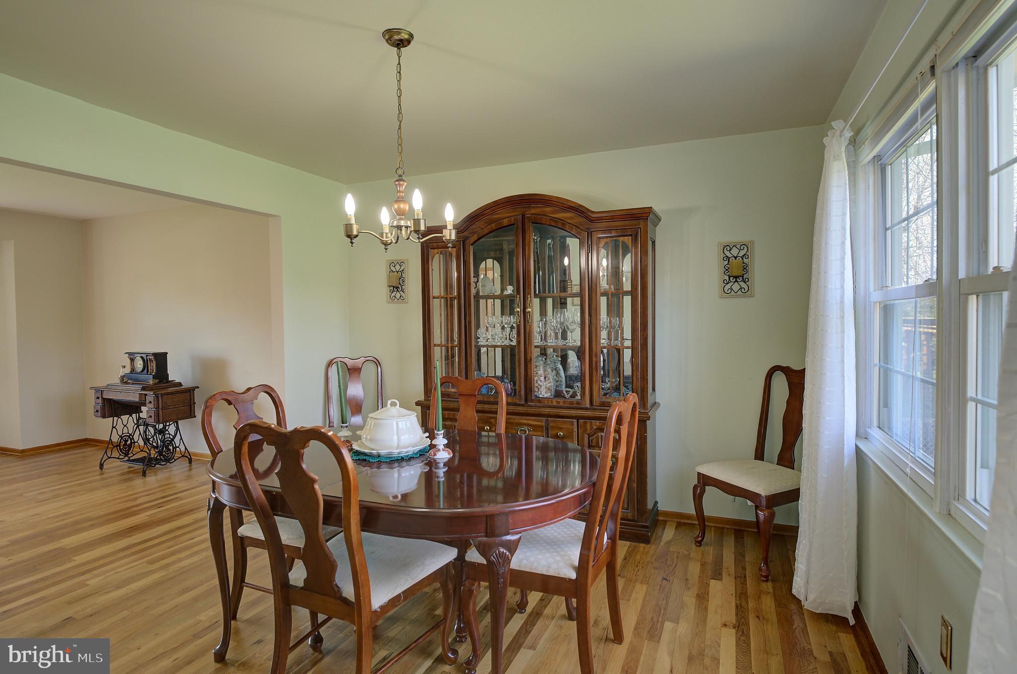 24 Bennington Road Bordentown, NJ 08505 - Photo 8 of 30 Dining Room