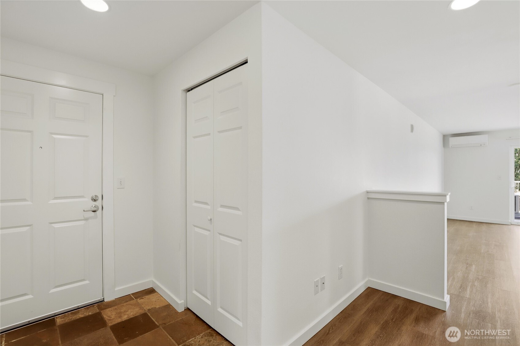 823 Davis Place South, Unit 104 Seattle, WA 98144 - Photo 5 of 23