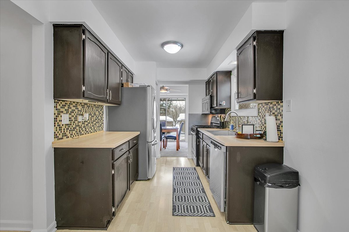 1537 Lighthouse Drive Naperville, IL 60565 - Photo 14 of 41