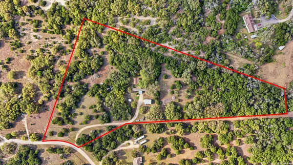 $415,000 | 169 Oak Hollow Drive, Pipe Creek, TX 78063