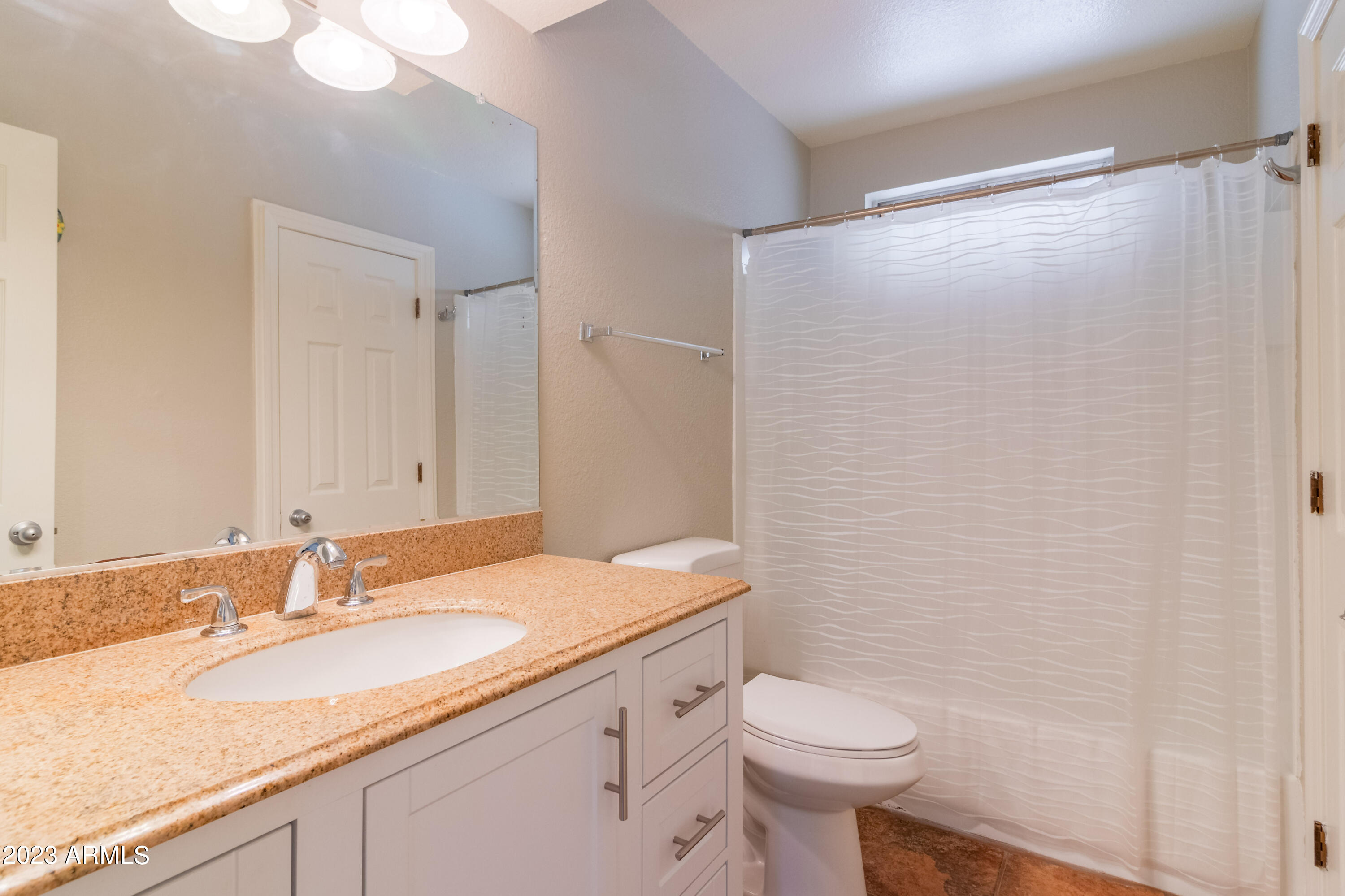 4523 West Granada Road Phoenix, AZ 85035 - Photo 14 of 24 Primary Bathroom