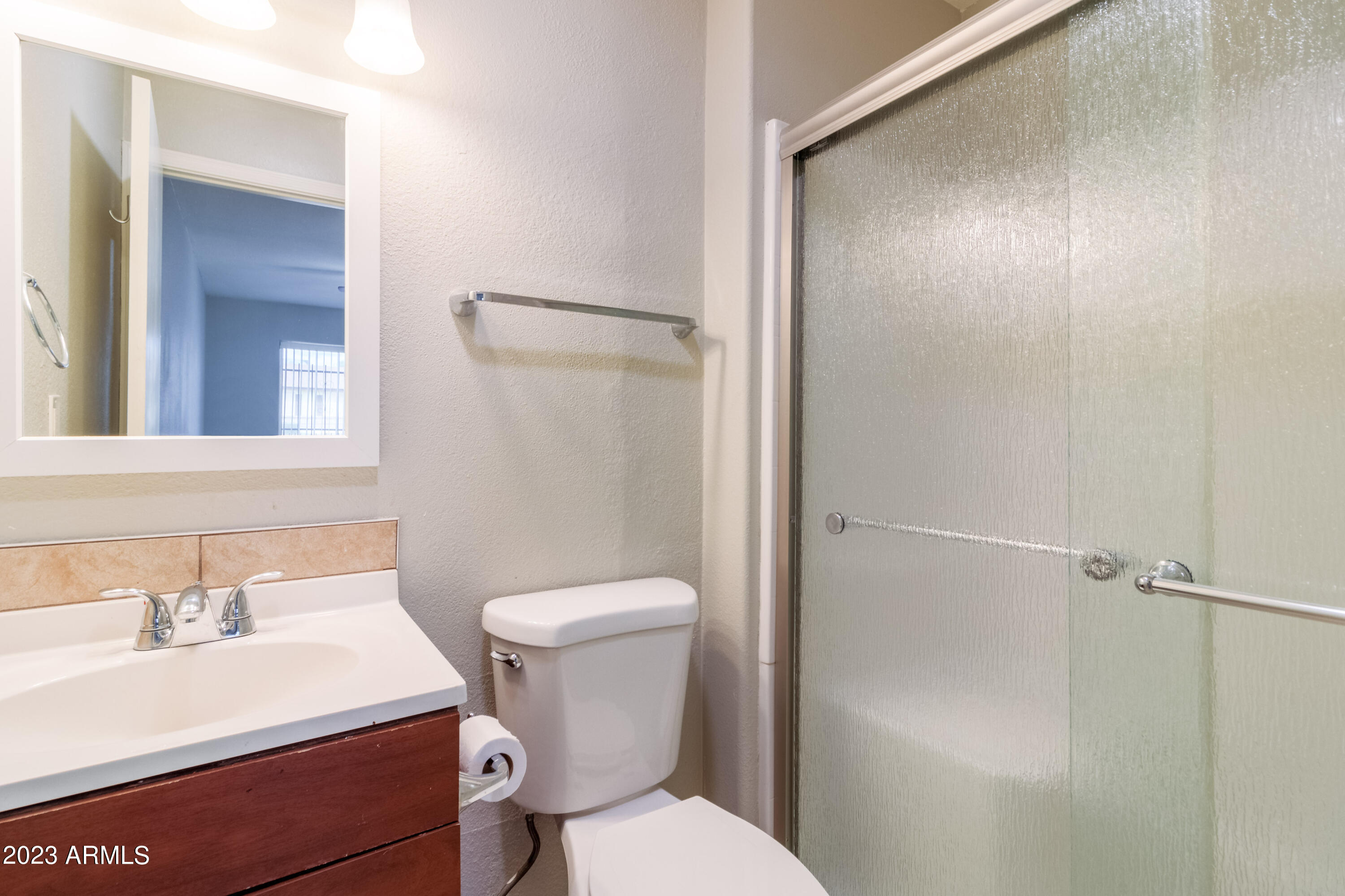 4523 West Granada Road Phoenix, AZ 85035 - Photo 17 of 24 Hall Bathroom