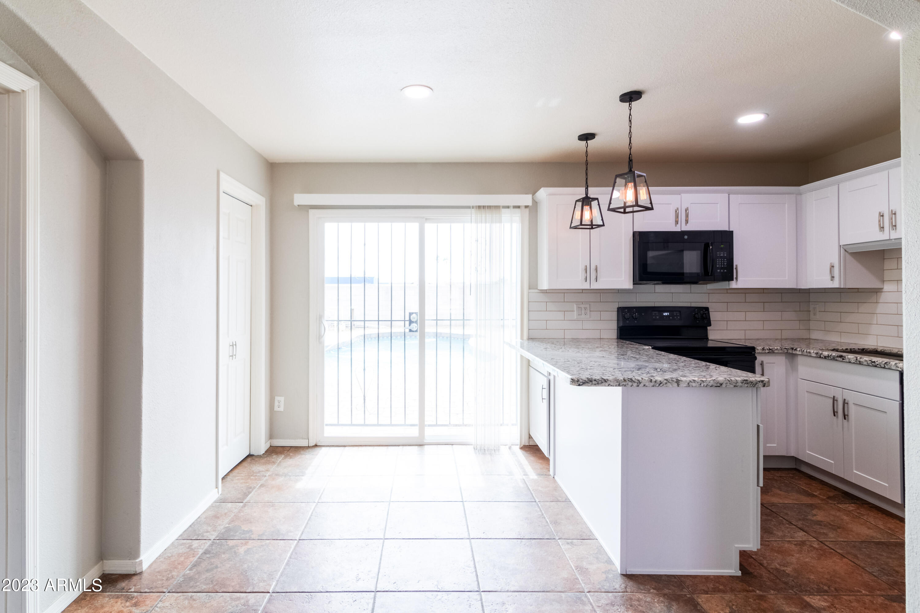 4523 West Granada Road Phoenix, AZ 85035 - Photo 9 of 24 Kitchen & Breakfast Room